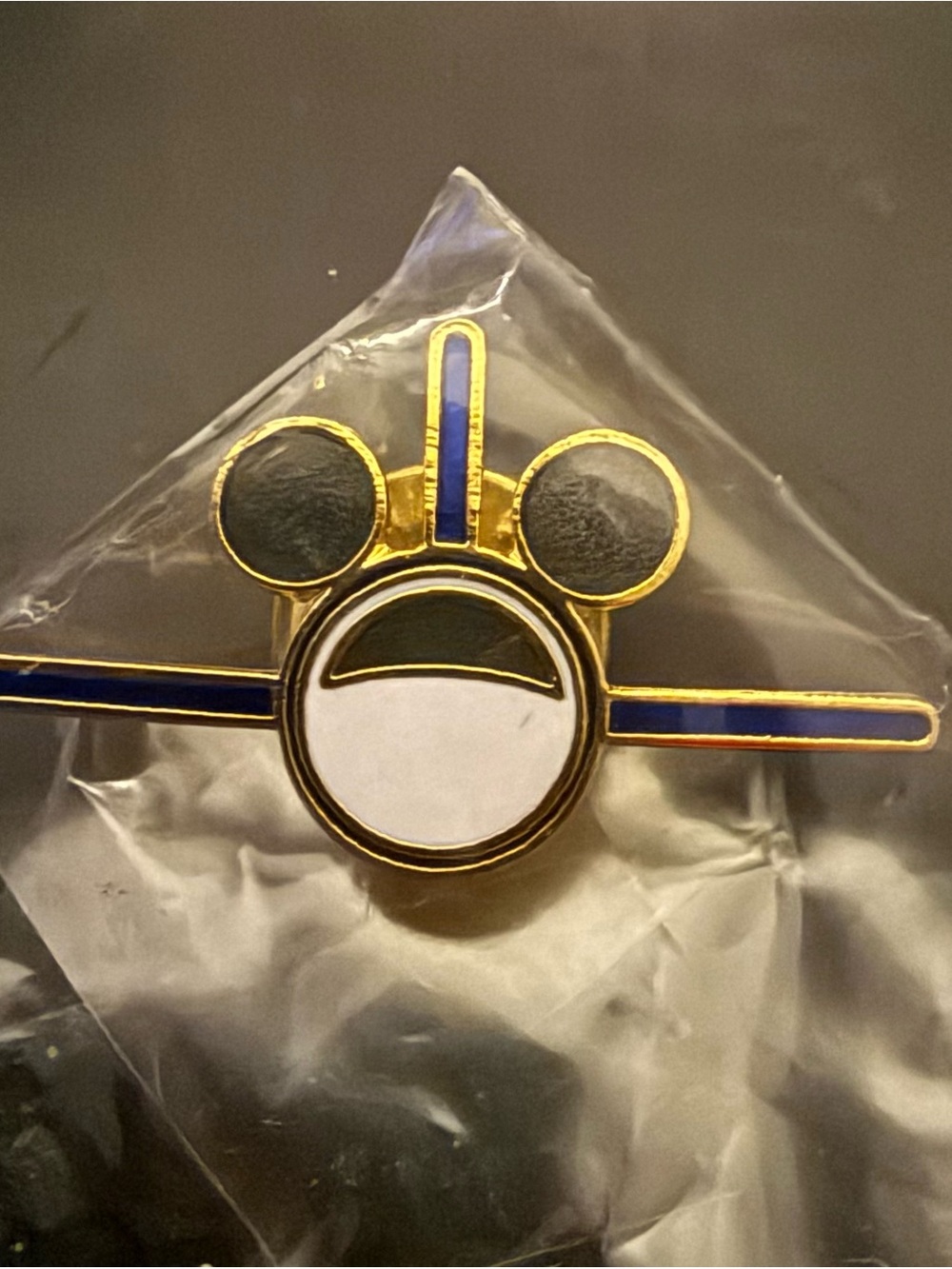 Walt Disney World Mickey Mouse Airplane MCO pin